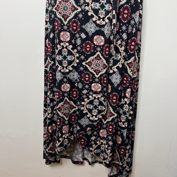 Navy blue medallion v neck maxi dress w tie belt - super stretchy - Picture 2 of 7